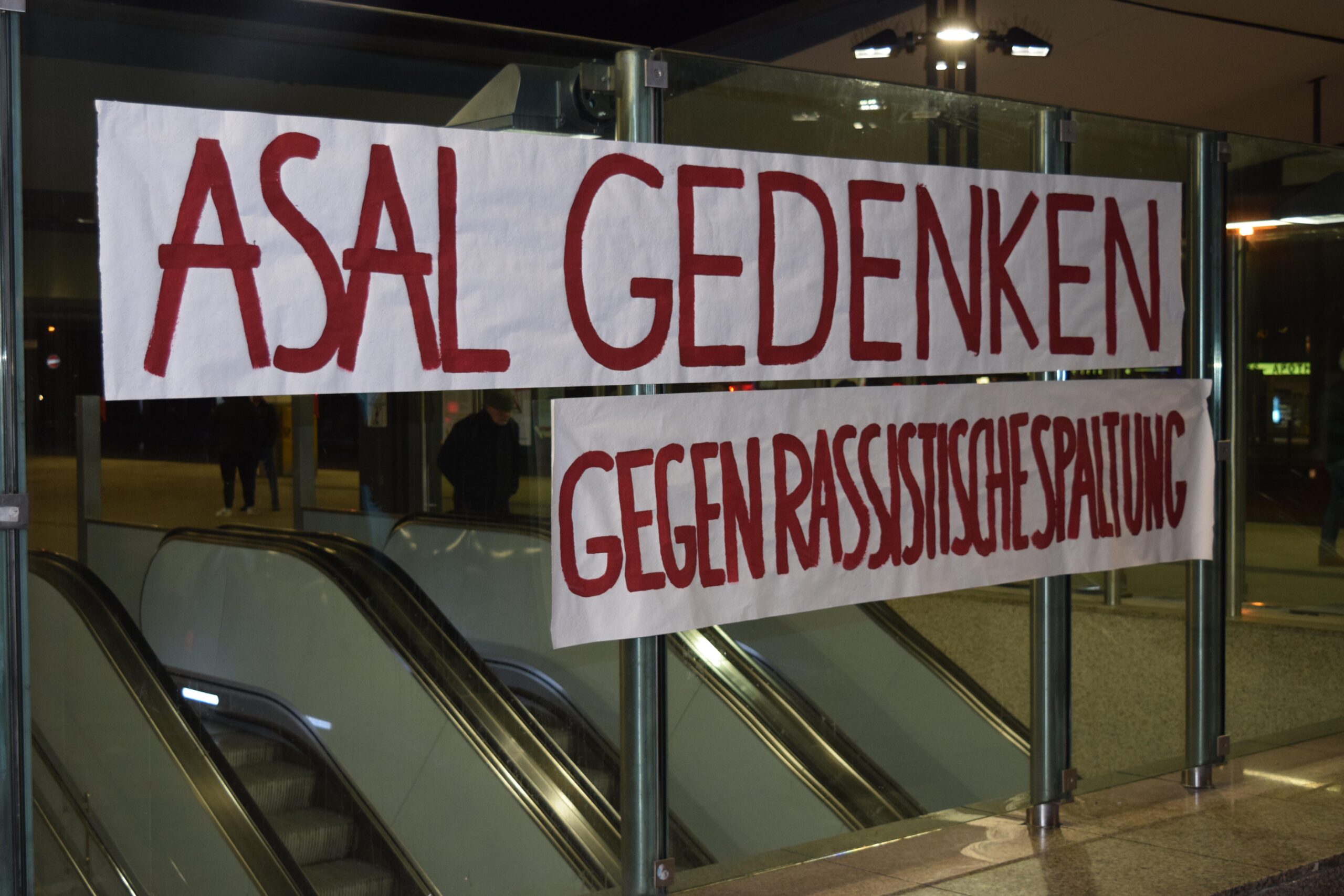 Asal Gedenken – Gegen rassistische Spaltung!