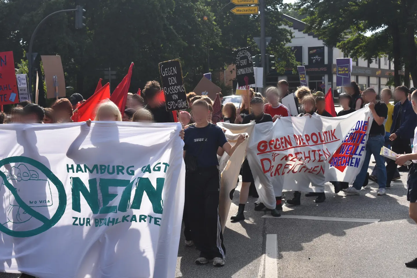Demonstration gegen die Bezahlkarte
